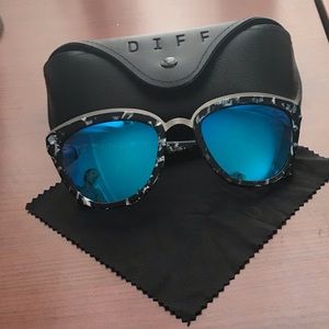 Diff polarized sunglasses